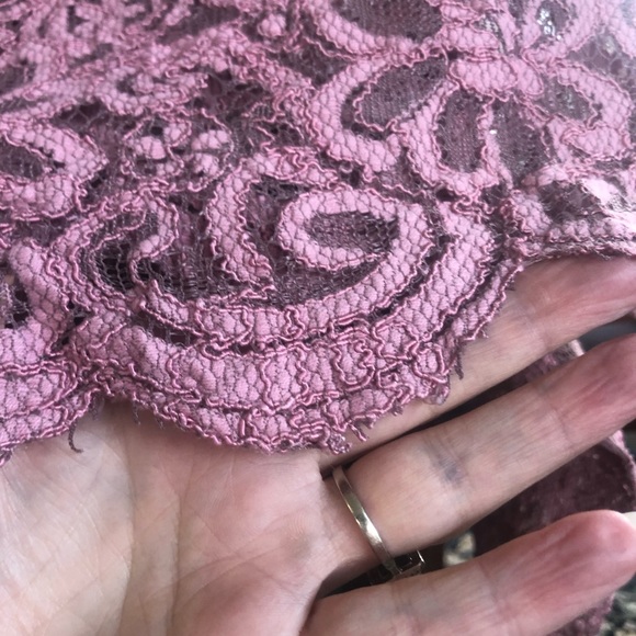 🚫SOLD🚫
BB Dakota Lacey Top. tight fit if bigger chested - Picture 4 of 5